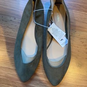 Old Navy Women's Faux-Suede Pointy Toe Ballet Flats in Olive Size US: 7 NWT